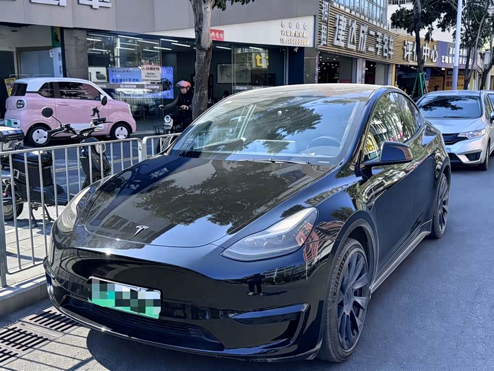 Фото 1 - Tesla Model Y