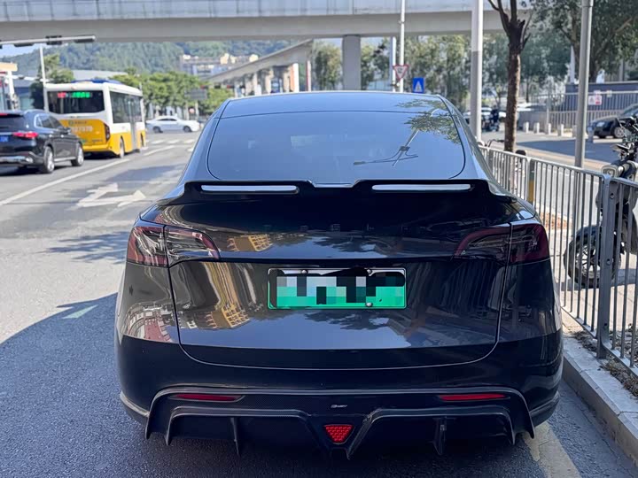 Фото 3 - Tesla Model Y