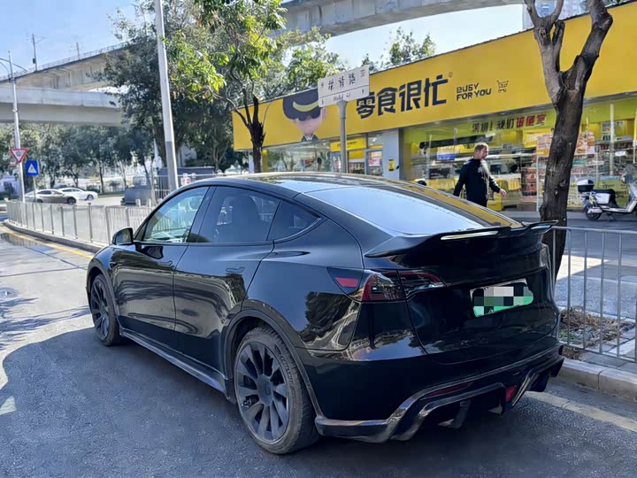 Фото 4 - Tesla Model Y