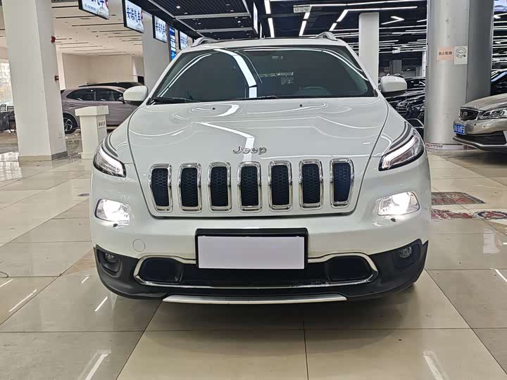 Фото 2 - Jeep Cherokee