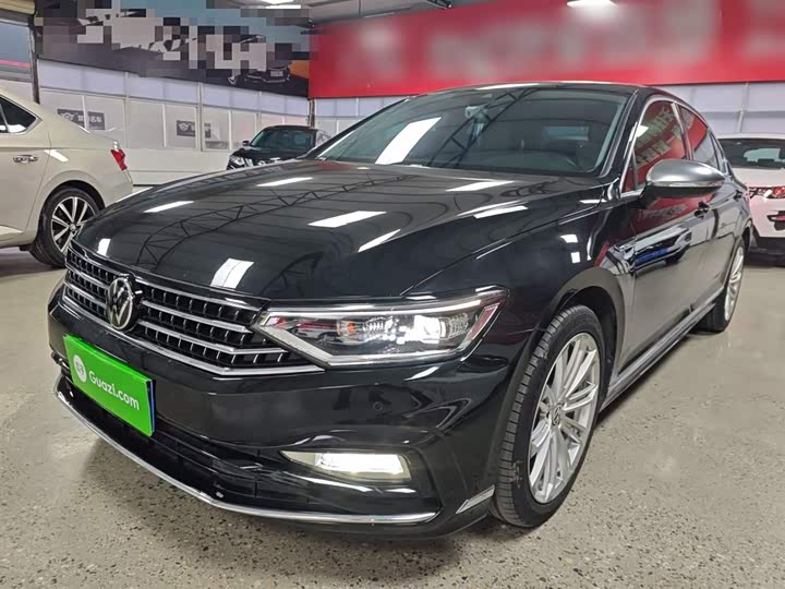 Фото 2 - Volkswagen Magotan