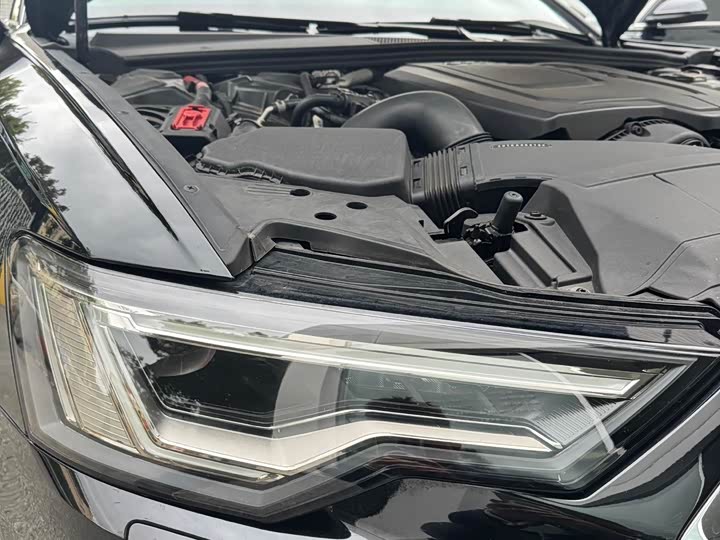 Фото 5 - Audi A6L