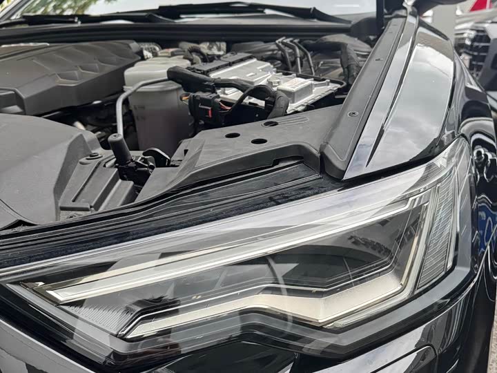 Фото 8 - Audi A6L