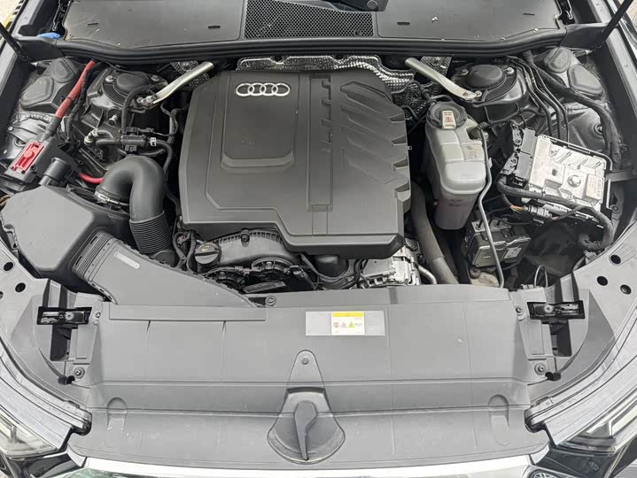 Фото 9 - Audi A6L