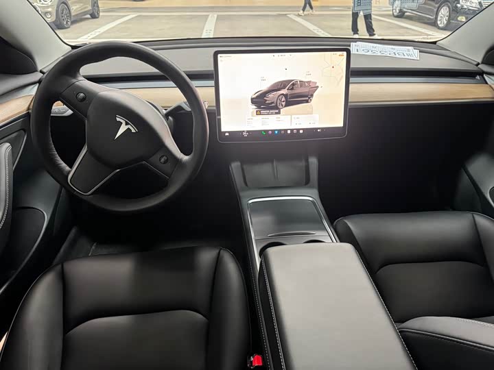 Фото 8 - Tesla Model 3