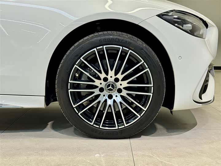 Фото 9 - Mercedes-Benz C-Class