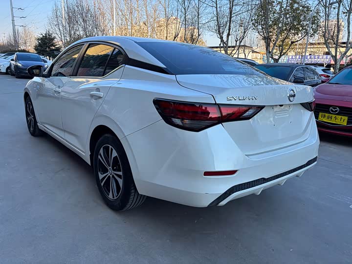 Фото 4 - Nissan Sylphy