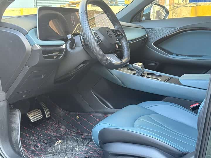 Фото 7 - MG Motor 7