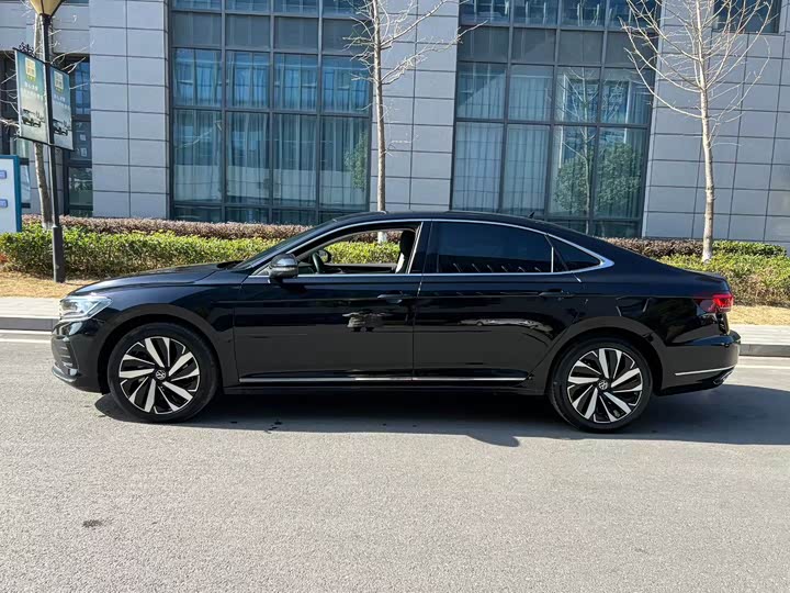 Фото 3 - Volkswagen Passat