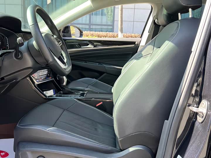 Фото 5 - Volkswagen Passat