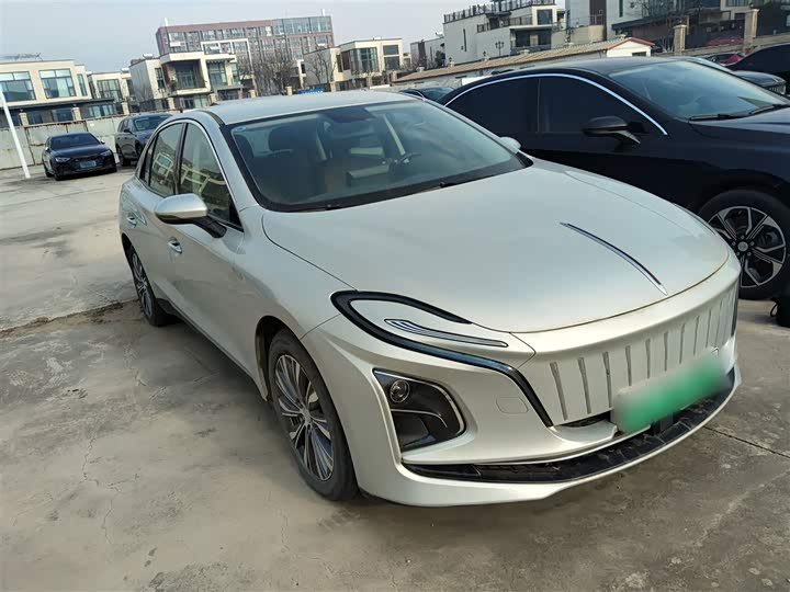 Фото 4 - Hongqi E-QM5