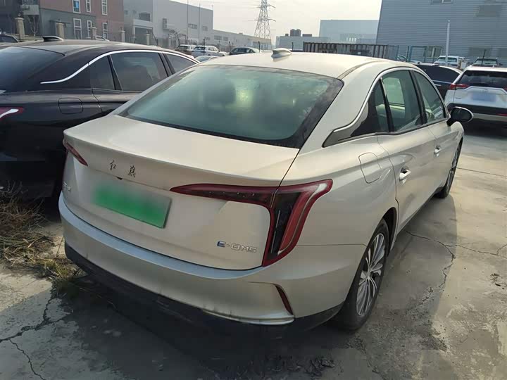 Фото 7 - Hongqi E-QM5