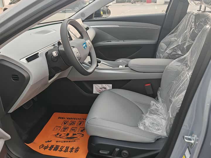 Фото 8 - XPeng Mona M03