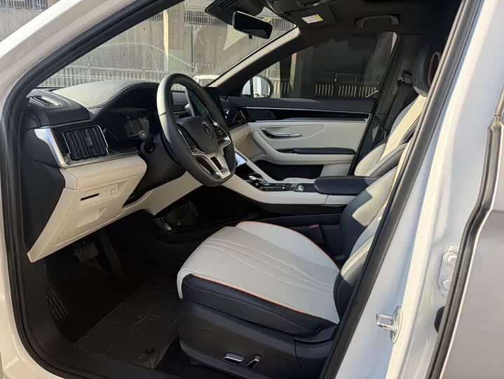 Фото 8 - BYD Song Plus Hybrid/EV