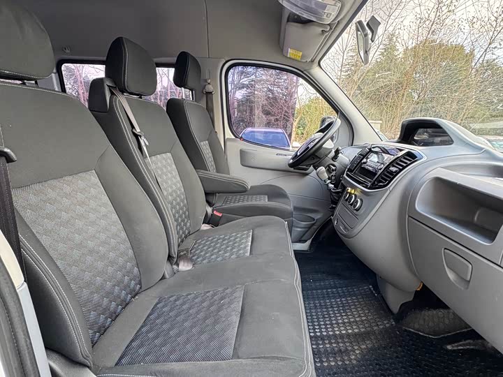 Фото 7 - Maxus V80