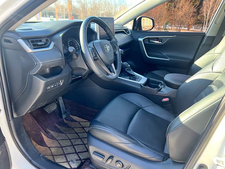 Фото 4 - Toyota Wildlander