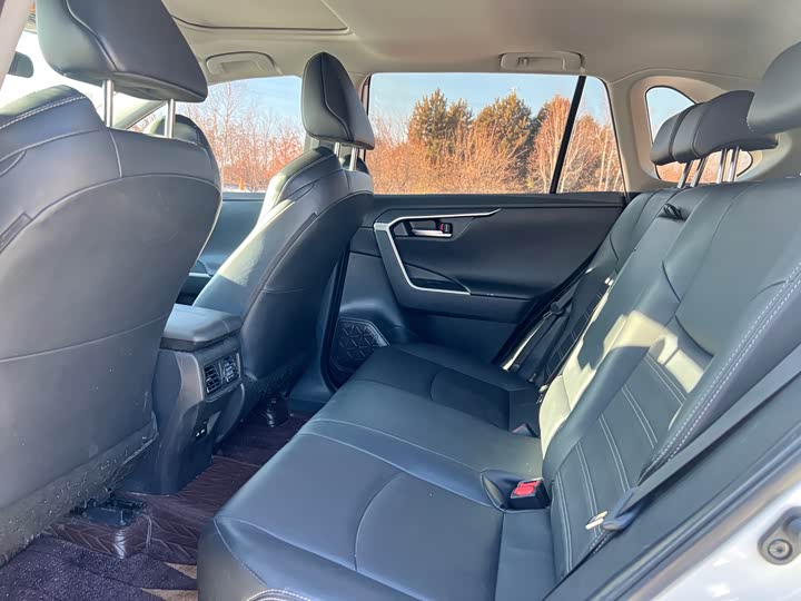 Фото 5 - Toyota Wildlander