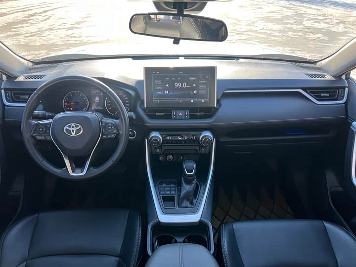 Фото 6 - Toyota Wildlander