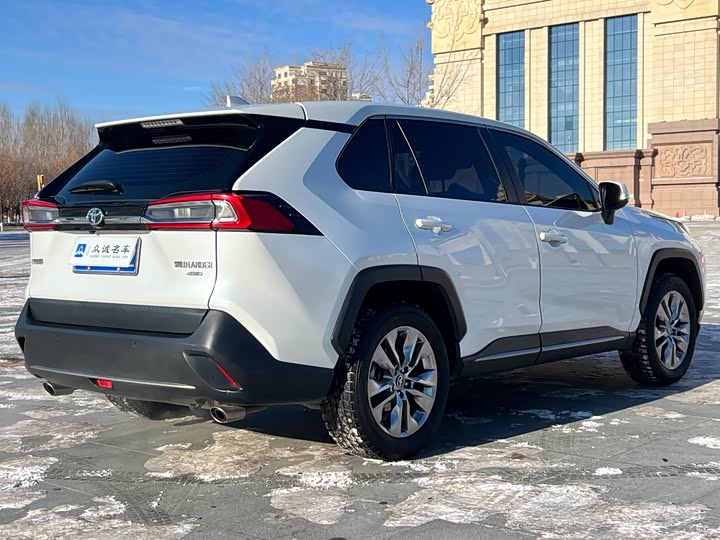 Фото 7 - Toyota Wildlander