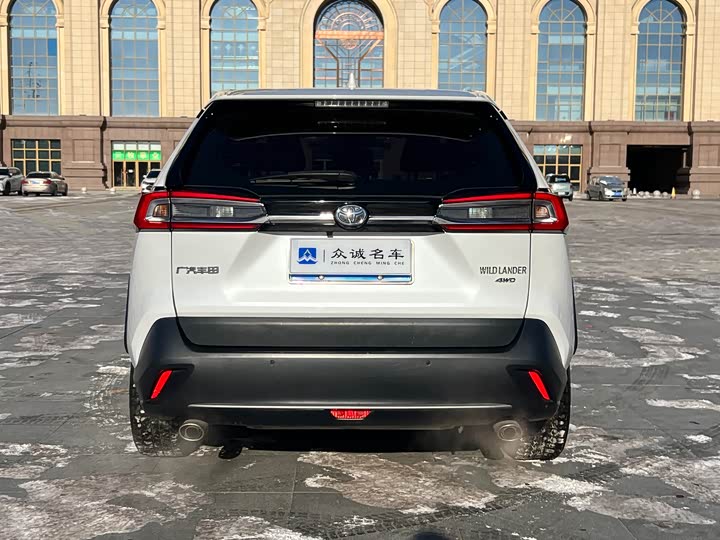 Фото 8 - Toyota Wildlander