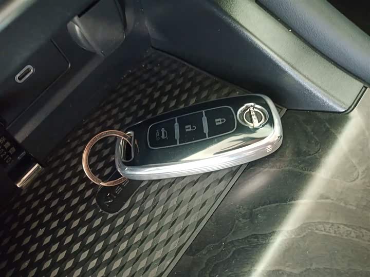 Фото 9 - Nissan Teana