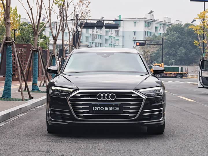Фото 6 - Audi A8