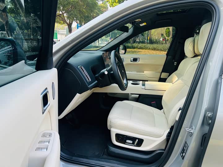 Фото 8 - LiXiang L9