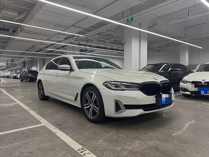 Фото 3 - BMW 5 Series