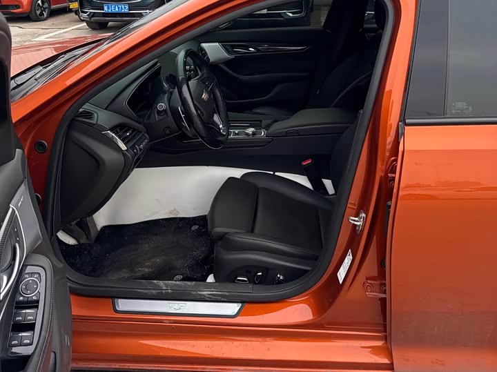 Фото 9 - Cadillac CT5