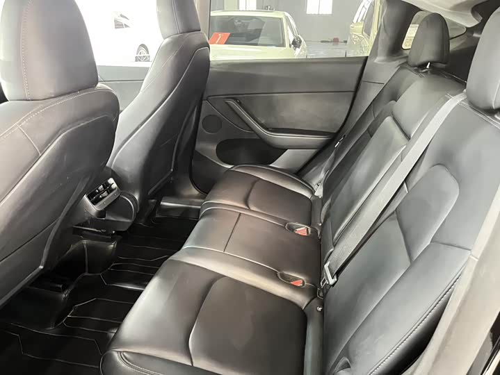 Фото 6 - Tesla Model Y