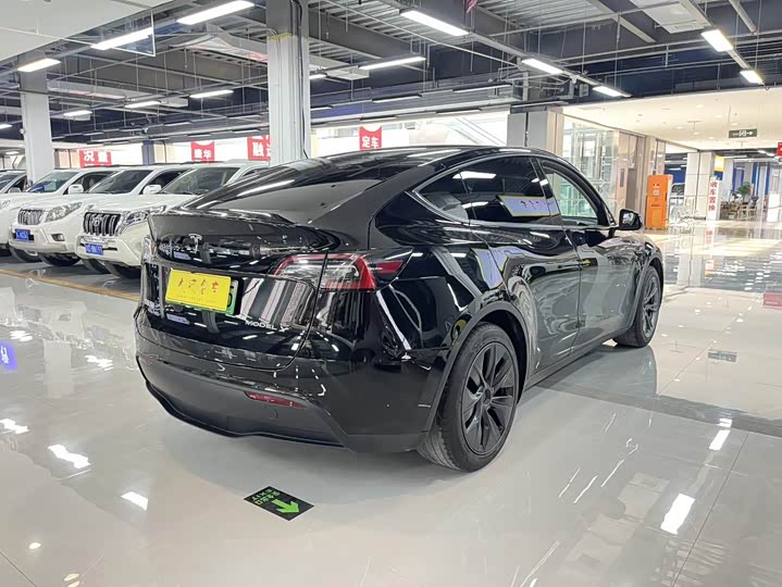 Фото 9 - Tesla Model Y