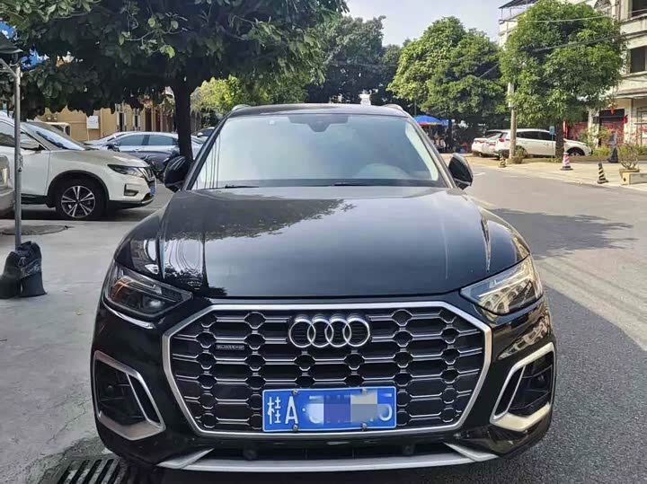 Фото 2 - Audi Q5L