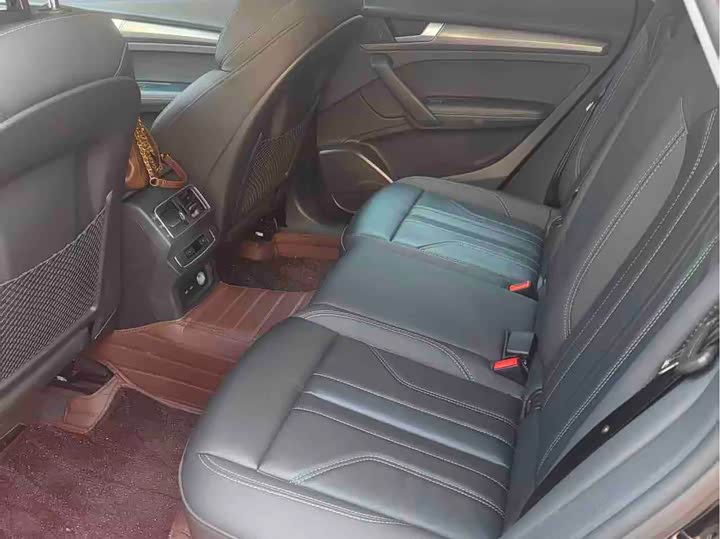 Фото 5 - Audi Q5L