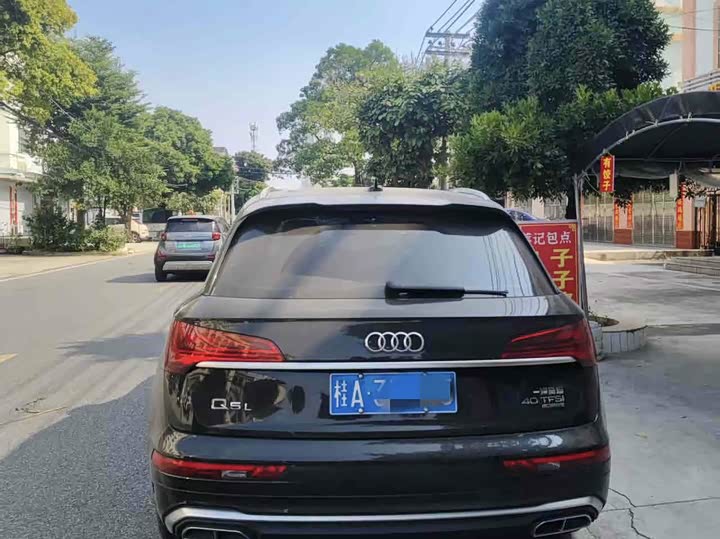 Фото 6 - Audi Q5L