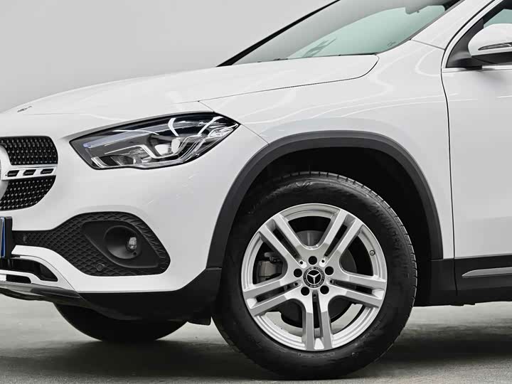 Фото 3 - Mercedes-Benz GLA-Class