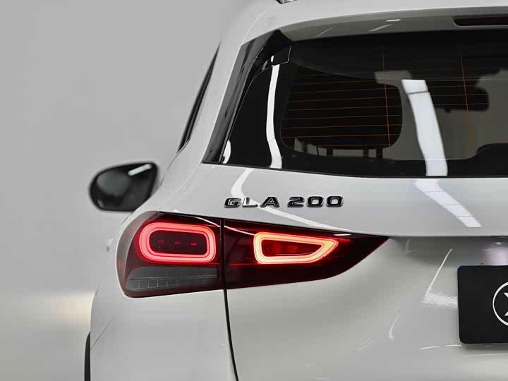 Фото 8 - Mercedes-Benz GLA-Class