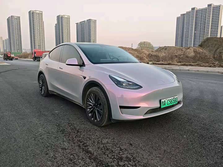 Фото 3 - Tesla Model Y