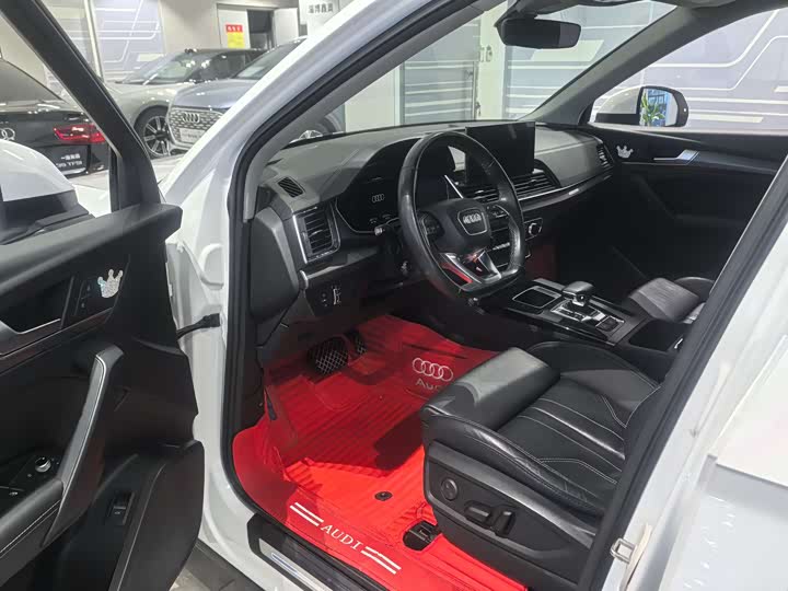 Фото 3 - Audi Q5L