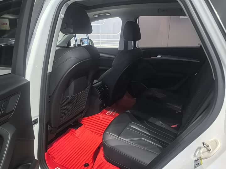 Фото 5 - Audi Q5L