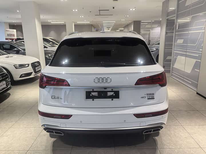 Фото 7 - Audi Q5L