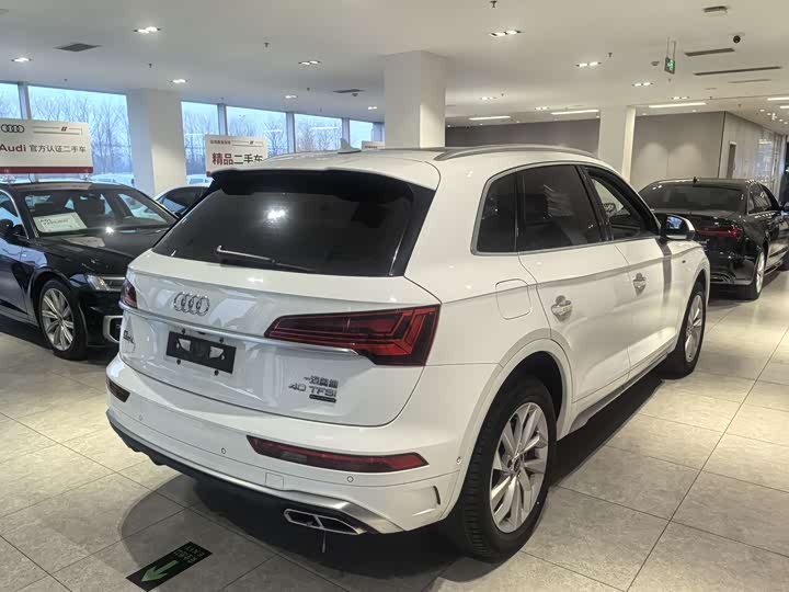 Фото 8 - Audi Q5L