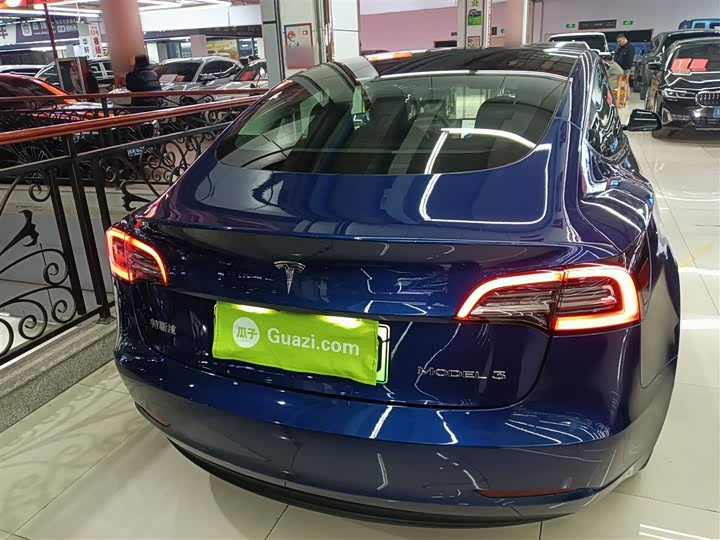 Фото 6 - Tesla Model 3