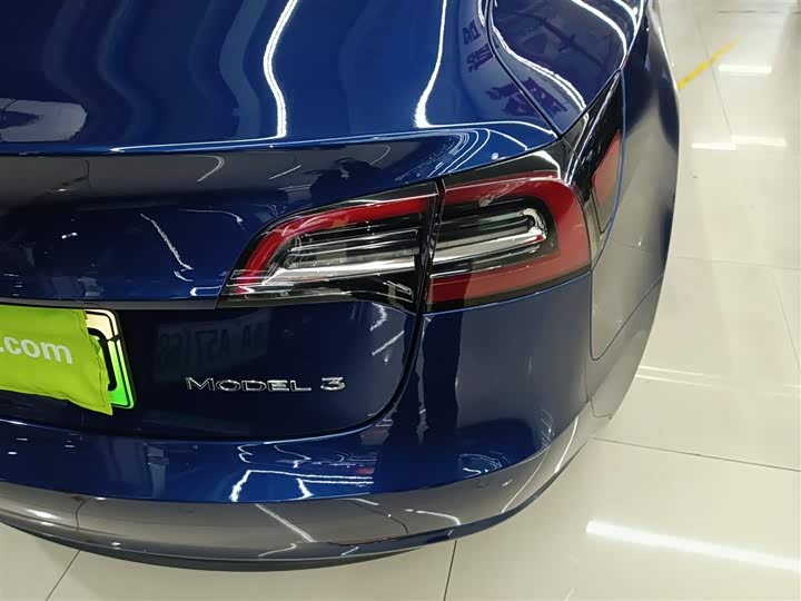 Фото 8 - Tesla Model 3