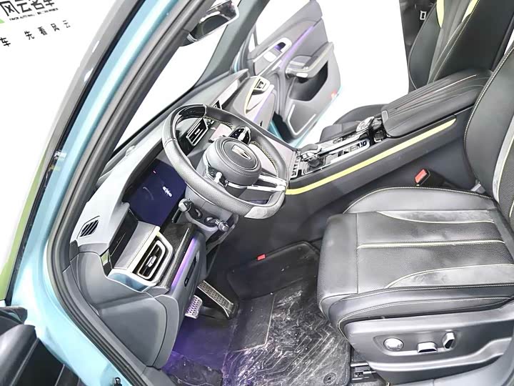 Фото 5 - Hongqi H6