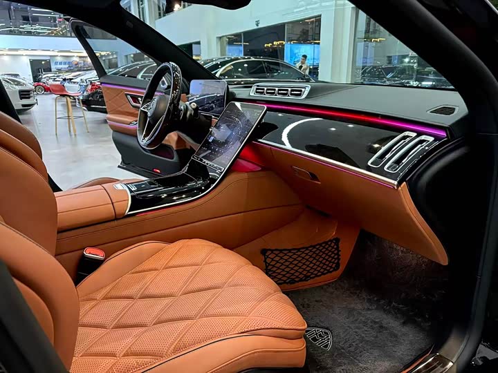 Фото 9 - Mercedes-Benz Maybach S-Class