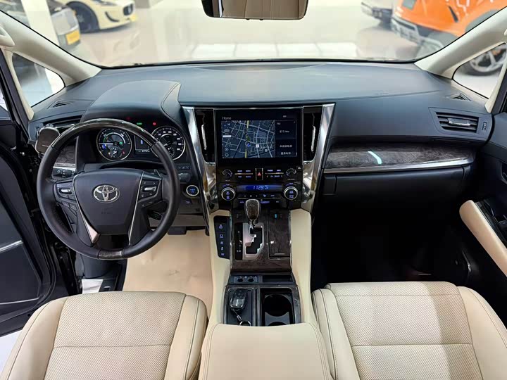 Фото 7 - Toyota Vellfire