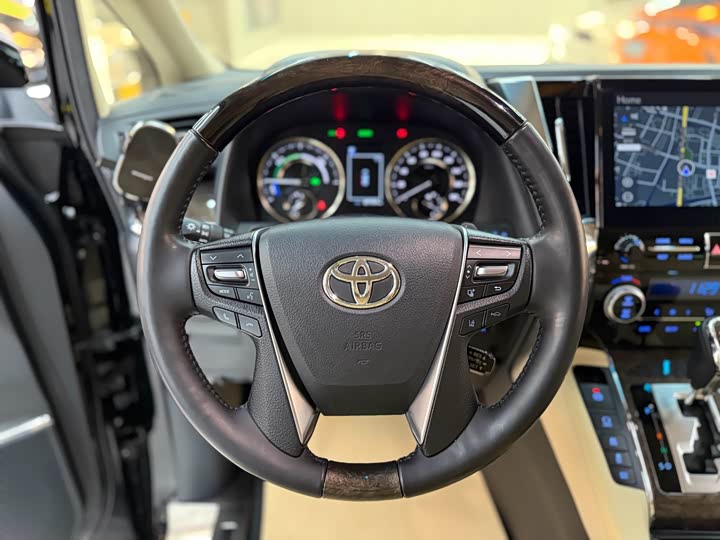 Фото 8 - Toyota Vellfire