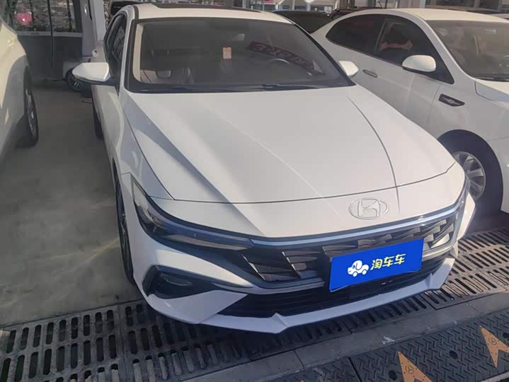 Фото 2 - Hyundai Elantra N line