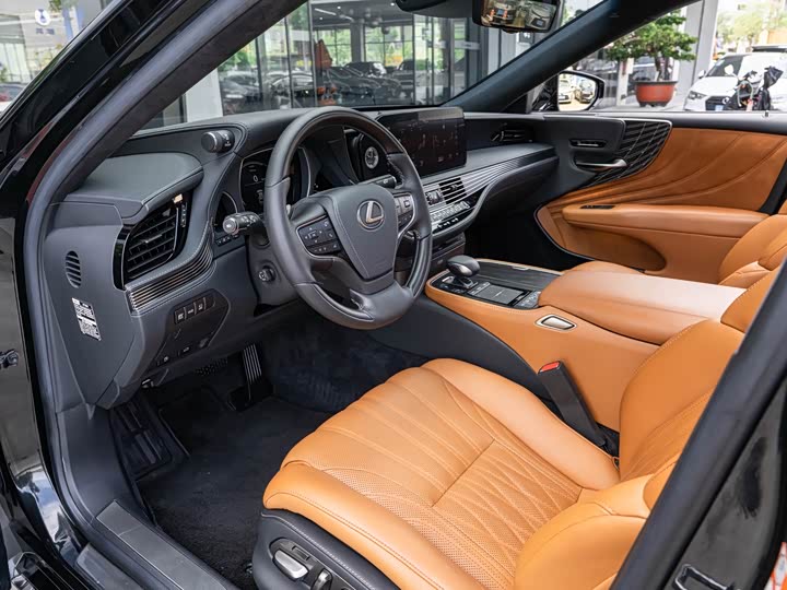 Фото 9 - Lexus LS