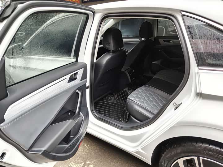 Фото 5 - Volkswagen Sagitar L